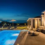 Avgi Luxury *