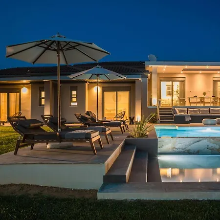 Avgi Luxury Villa Willa