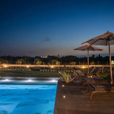 Avgi Luxury סבורונטה