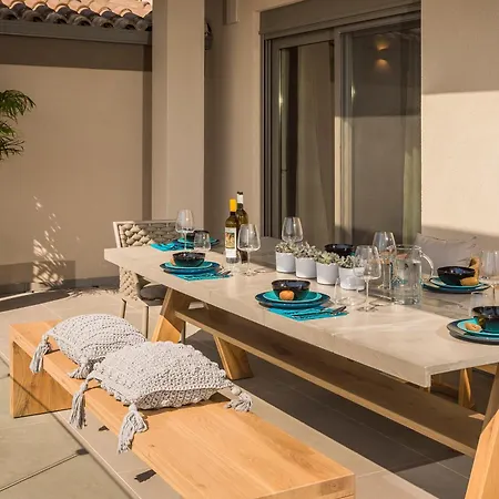 Helios Luxury Villas *
