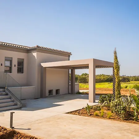 Helios Luxury Villas *