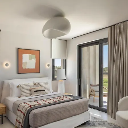 Helios Luxury Villas *