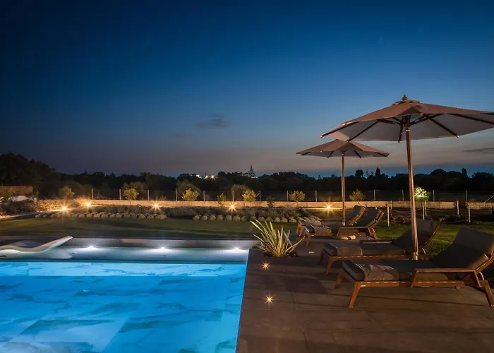 Avgi Luxury Σβορωνάτα