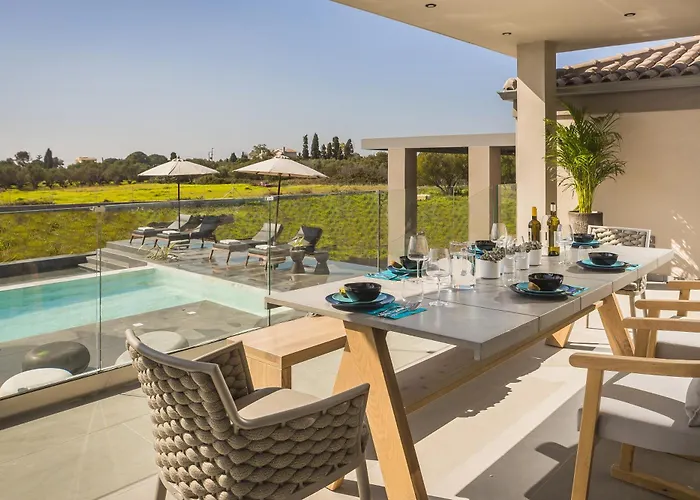 Avgi Luxury Βίλα